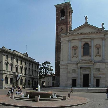 Appartamento Bilocale In Centro - 10Km Da Malpensa Gallarate Esterno foto