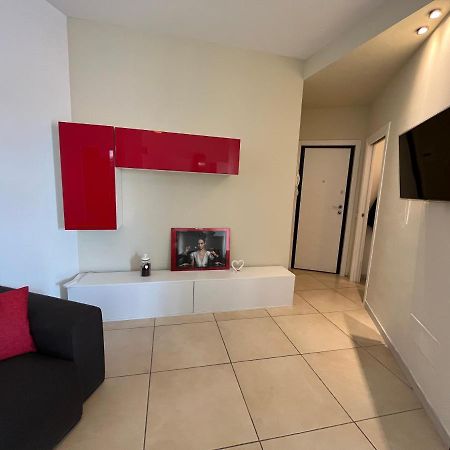 Appartamento Bilocale In Centro - 10Km Da Malpensa Gallarate Esterno foto