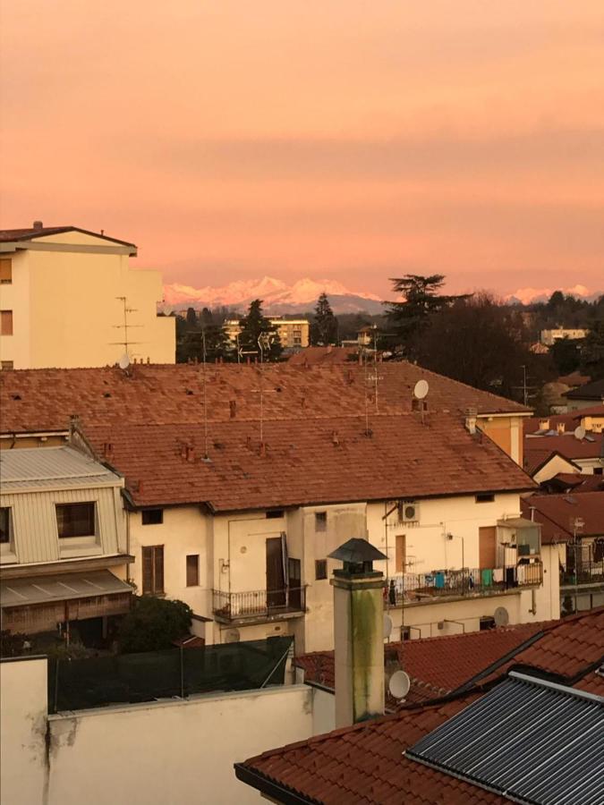 Appartamento Bilocale In Centro - 10Km Da Malpensa Gallarate Esterno foto