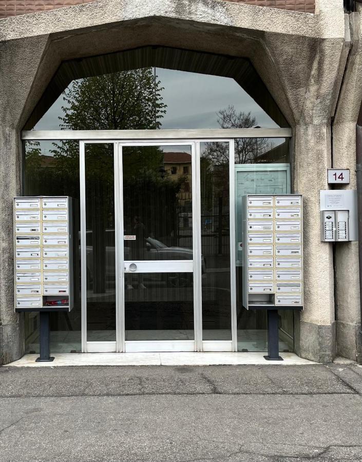 Appartamento Bilocale In Centro - 10Km Da Malpensa Gallarate Esterno foto
