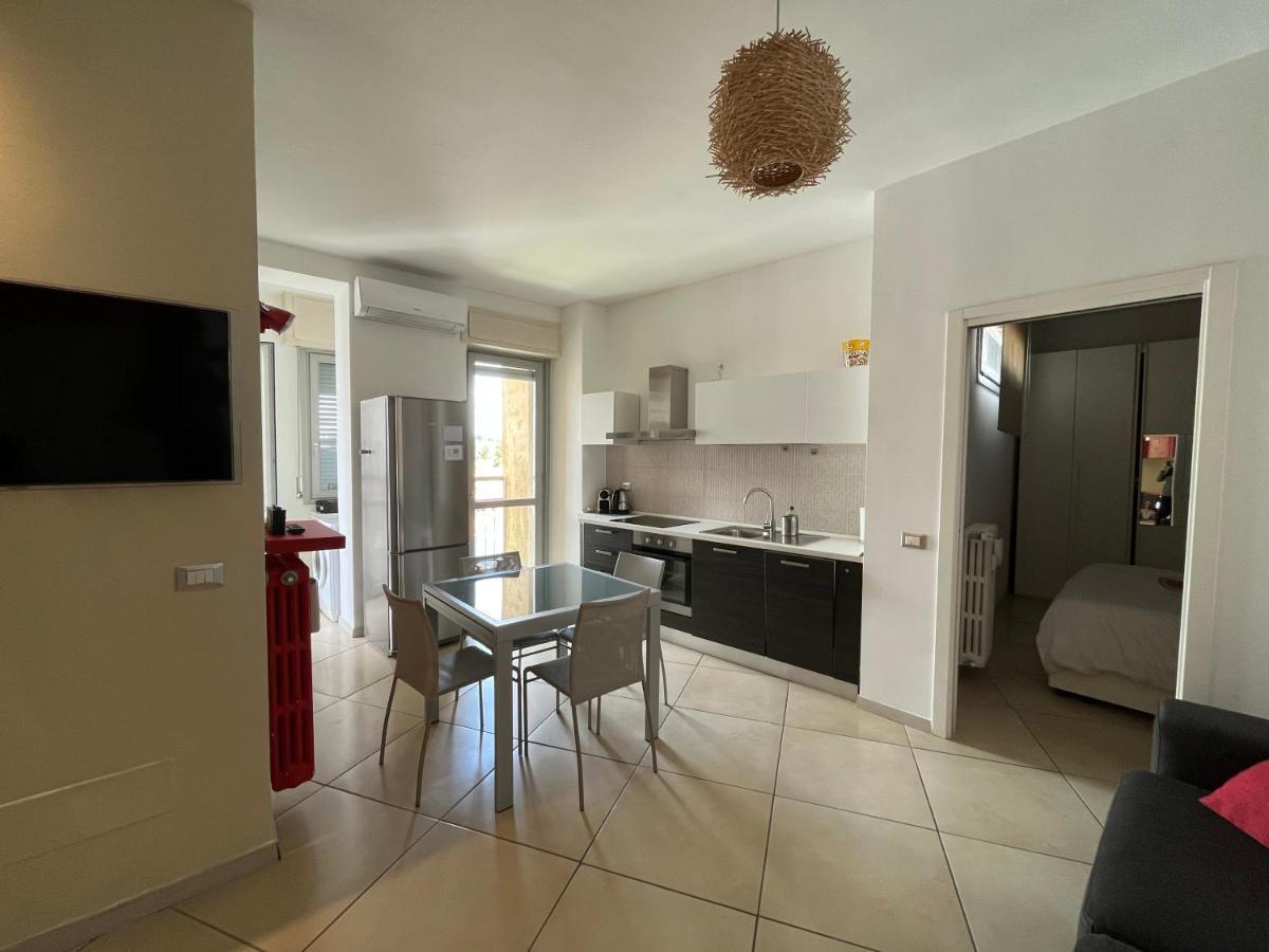 Appartamento Bilocale In Centro - 10Km Da Malpensa Gallarate Esterno foto