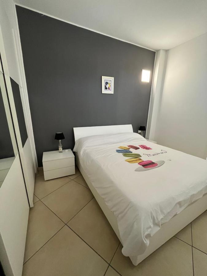Appartamento Bilocale In Centro - 10Km Da Malpensa Gallarate Esterno foto