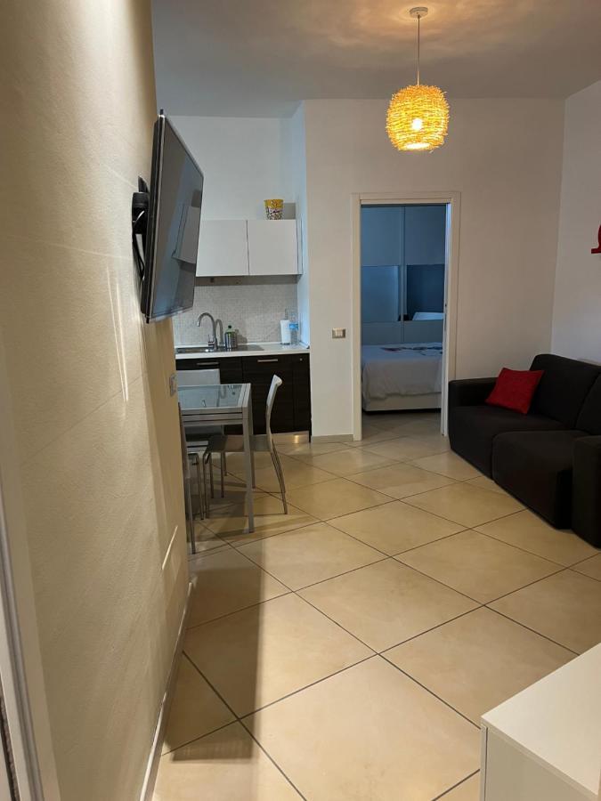 Appartamento Bilocale In Centro - 10Km Da Malpensa Gallarate Esterno foto